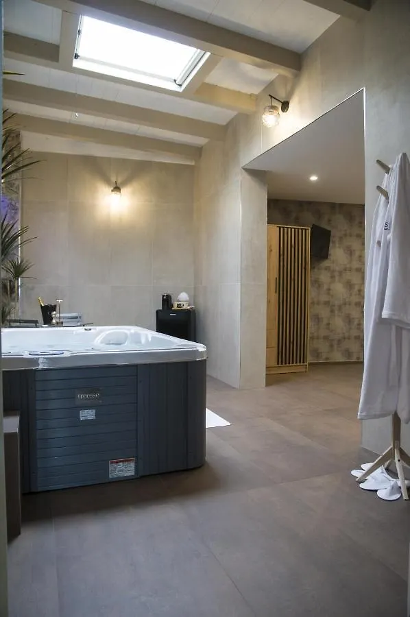 Suite 18 Luxury Apartments Bari Italy