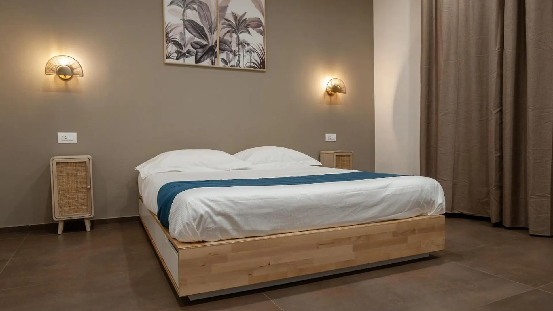 Suite 18 Luxury Apartments Bari 0*,  Italy